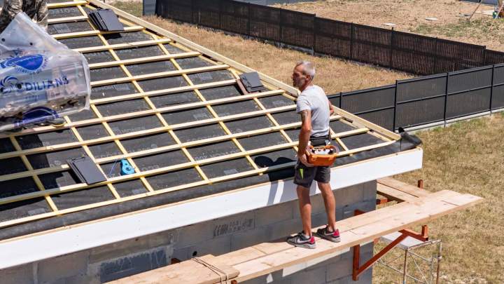 Pose de couverture Cher